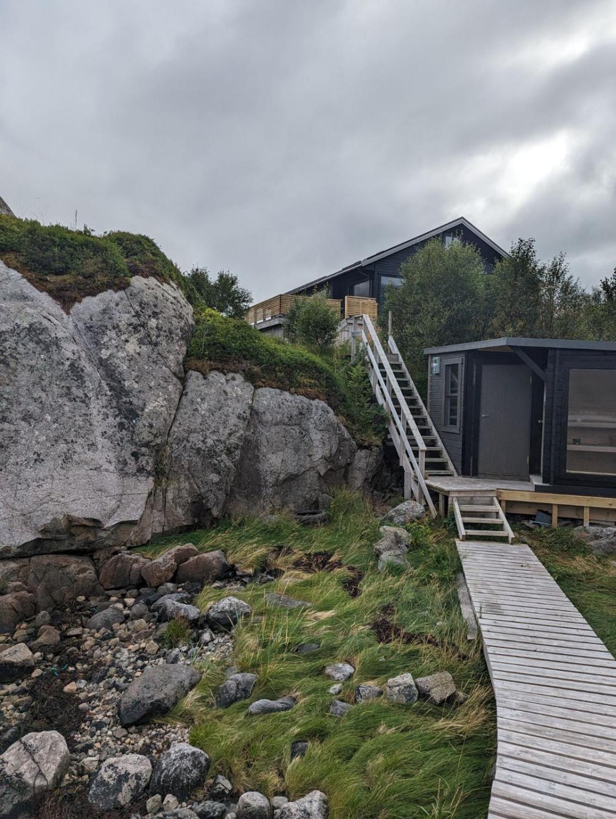 Nydelig Hytte Med Fantastisk Beliggenhet Ved Sjoen Villa Laupstad Buitenkant foto