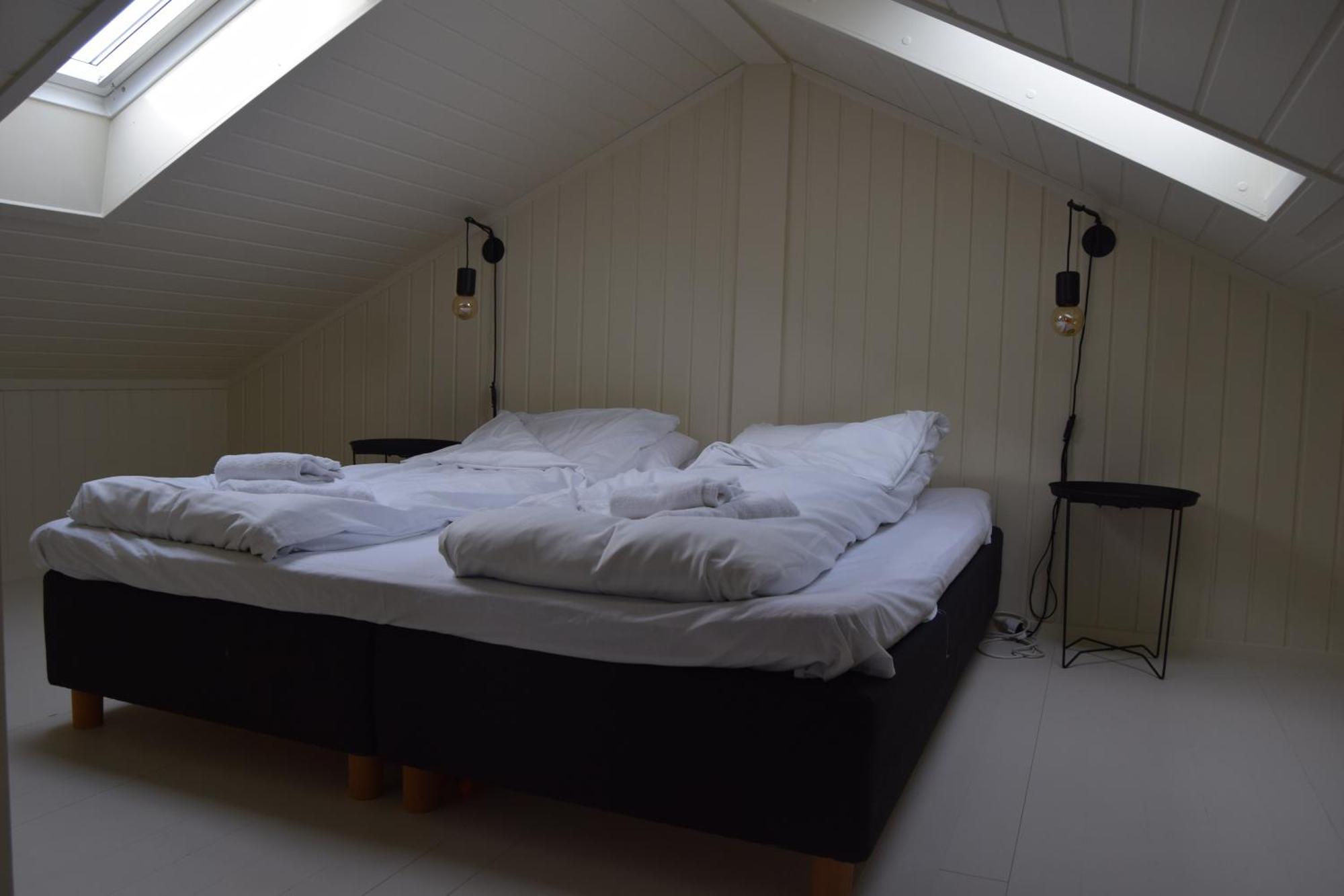 Nydelig Hytte Med Fantastisk Beliggenhet Ved Sjoen Villa Laupstad Buitenkant foto